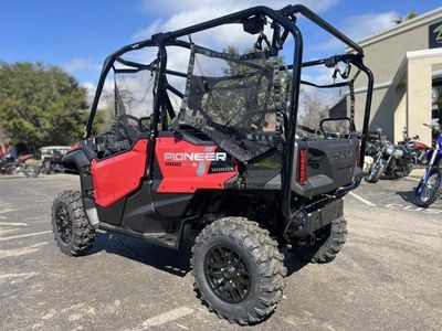 2025 Honda Pioneer 1000-5 Deluxe - Photo 4