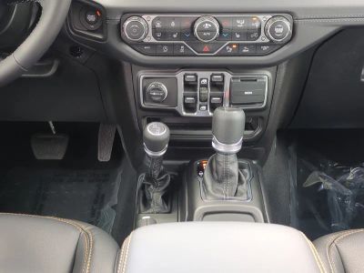 2026 Jeep Gladiator — photo 21 view