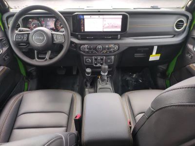 2026 Jeep Gladiator — photo 17 view