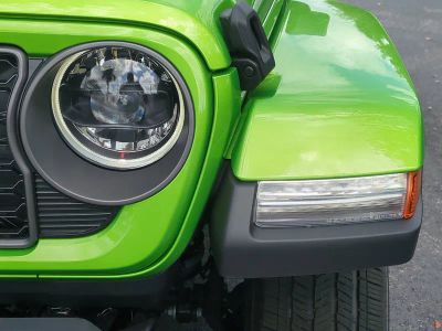 2026 Jeep Gladiator — photo 10 view