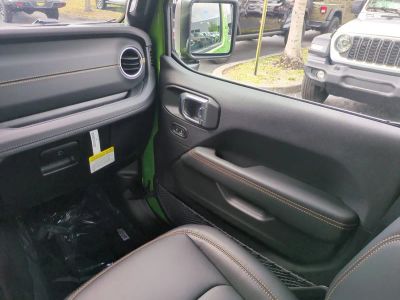 2026 Jeep Gladiator — photo 19 view