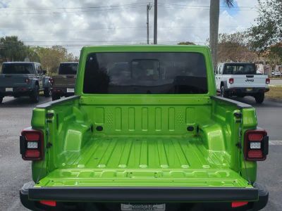 2026 Jeep Gladiator — photo 15 view