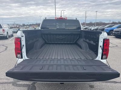 2025 Chevrolet Colorado — photo 11 view