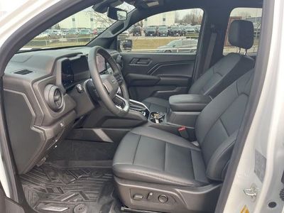 2025 Chevrolet Colorado — photo 13 view