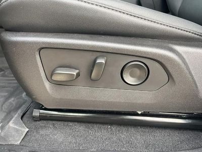 2025 Chevrolet Colorado — photo 14 view