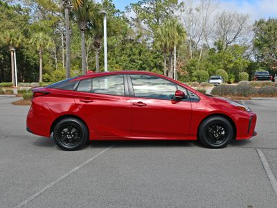 2020 Toyota Prius - Photo 1