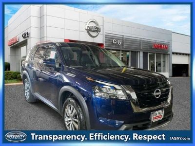 2025 Nissan Pathfinder SL in Deep Ocean Blue Pearl — front three-quarter view