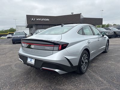 2026 Hyundai Sonata Hybrid — detail view