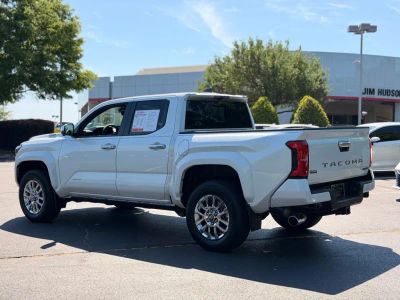 2025 Toyota Tacoma Hybrid - Photo 11