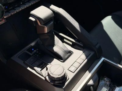 2025 Toyota Tacoma Hybrid - Photo 40