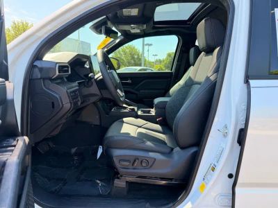 2025 Toyota Tacoma Hybrid - Photo 26