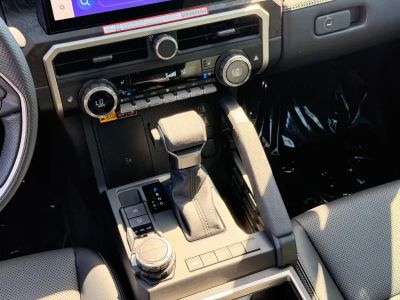 2025 Toyota Tacoma Hybrid - Photo 20