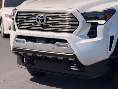 2025 Toyota Tacoma Hybrid - Photo 10