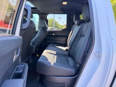 2025 Toyota Tacoma Hybrid - Photo 16