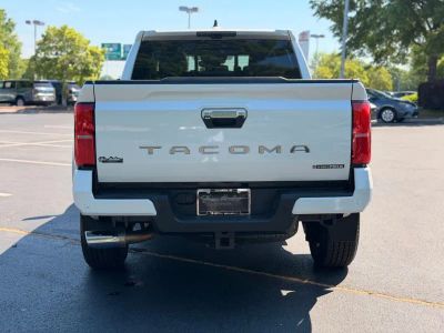 2025 Toyota Tacoma Hybrid - Photo 13