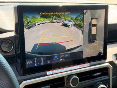 2025 Toyota Tacoma Hybrid - Photo 35