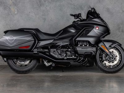 2025 Honda Gold Wing 50th Anniversary - Photo 3