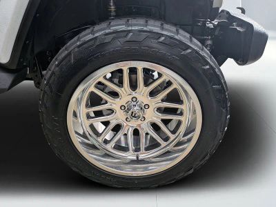 2025 Jeep Wrangler — photo 8 view