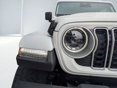 2025 Jeep Wrangler — photo 7 view