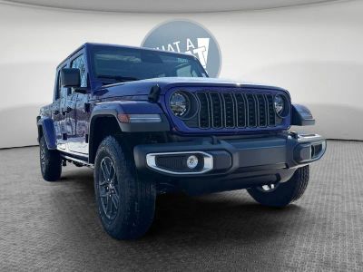 2026 Jeep Gladiator — side profile view
