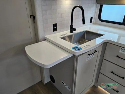 2027 Alliance RV Delta — photo 14 view