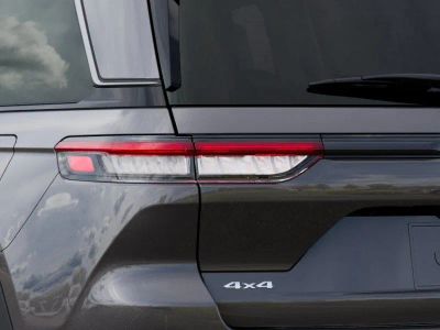 2026 Jeep Grand Cherokee — photo 9 view