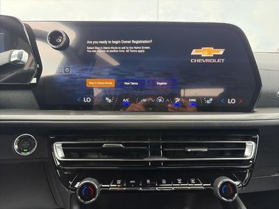 2026 Chevrolet Traverse — photo 12 view