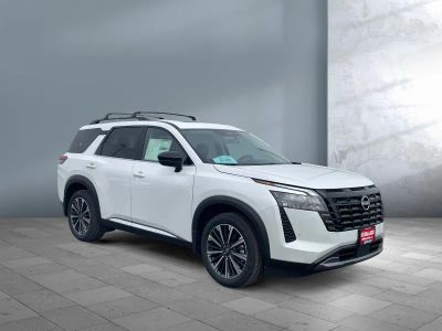 2026 Nissan Pathfinder — photo 8 view