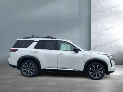 2026 Nissan Pathfinder — photo 7 view