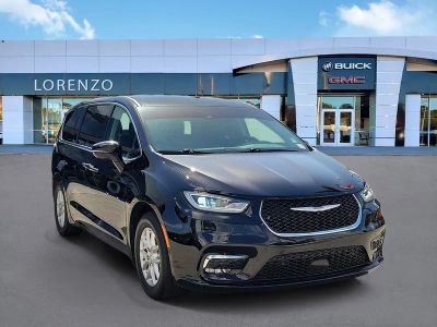 2024 Chrysler Pacifica — rear three-quarter view
