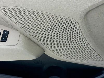 2018 Hyundai Elantra — photo 18 view
