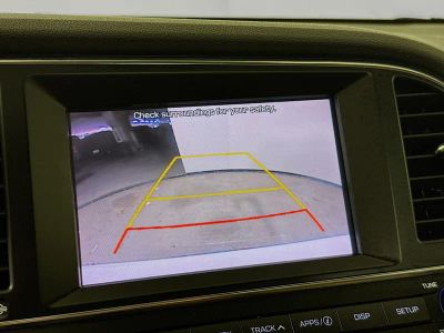 2018 Hyundai Elantra — photo 12 view