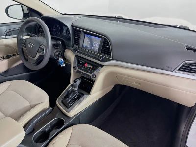 2018 Hyundai Elantra — photo 31 view