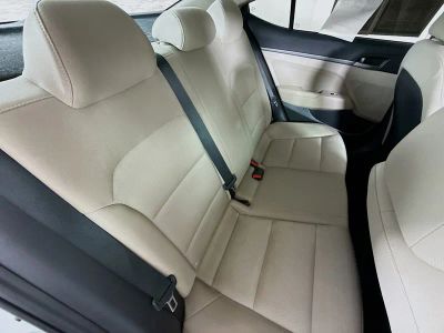 2018 Hyundai Elantra — photo 29 view