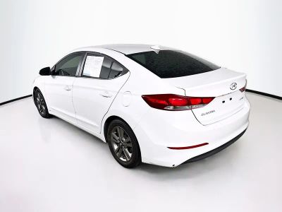 2018 Hyundai Elantra — photo 25 view