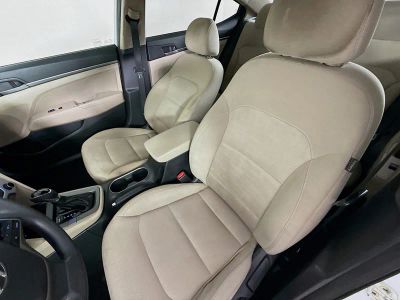 2018 Hyundai Elantra — photo 21 view