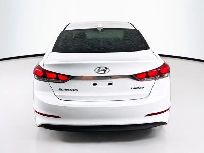2018 Hyundai Elantra — photo 26 view