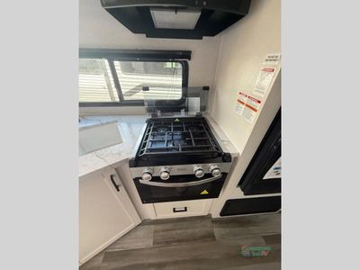 2027 Jayco Jay Flight SLX - Photo 12