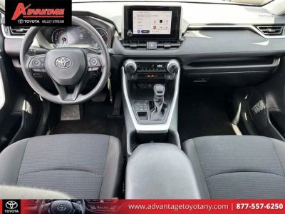 2023 Toyota RAV4 - Photo 18