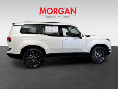 2024 Lexus GX - Photo 2