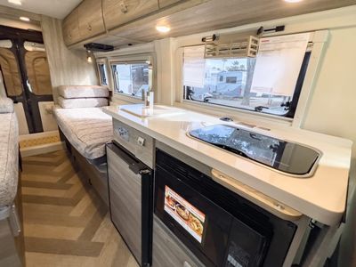 2026 Winnebago TRAVATO - Photo 6