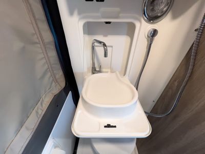 2026 Winnebago TRAVATO - Photo 18