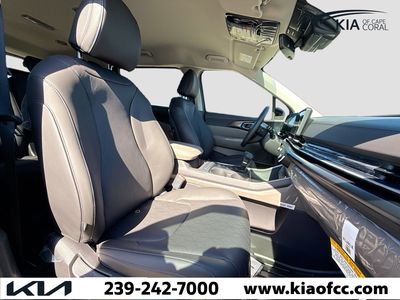 2026 Kia Carnival — photo 13 view
