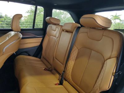 2025 Jeep Grand Cherokee — photo 8 view