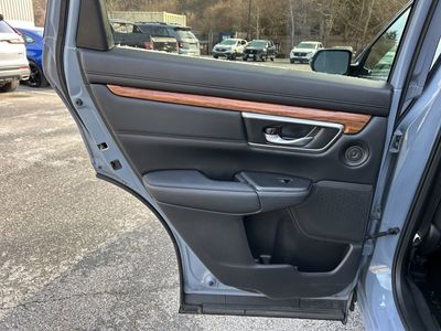 2022 Honda CR-V Touring — photo 26 view