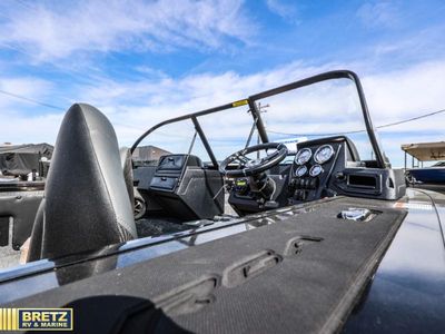 2026 TRACKER Targa - Photo 8