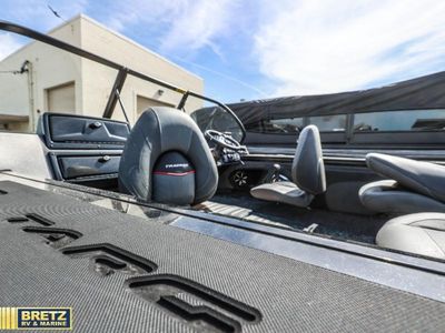 2026 TRACKER Targa - Photo 15