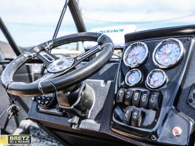 2026 TRACKER Targa - Photo 9