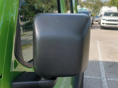 2025 Jeep Wrangler — photo 12 view