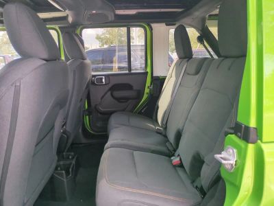 2025 Jeep Wrangler — photo 16 view